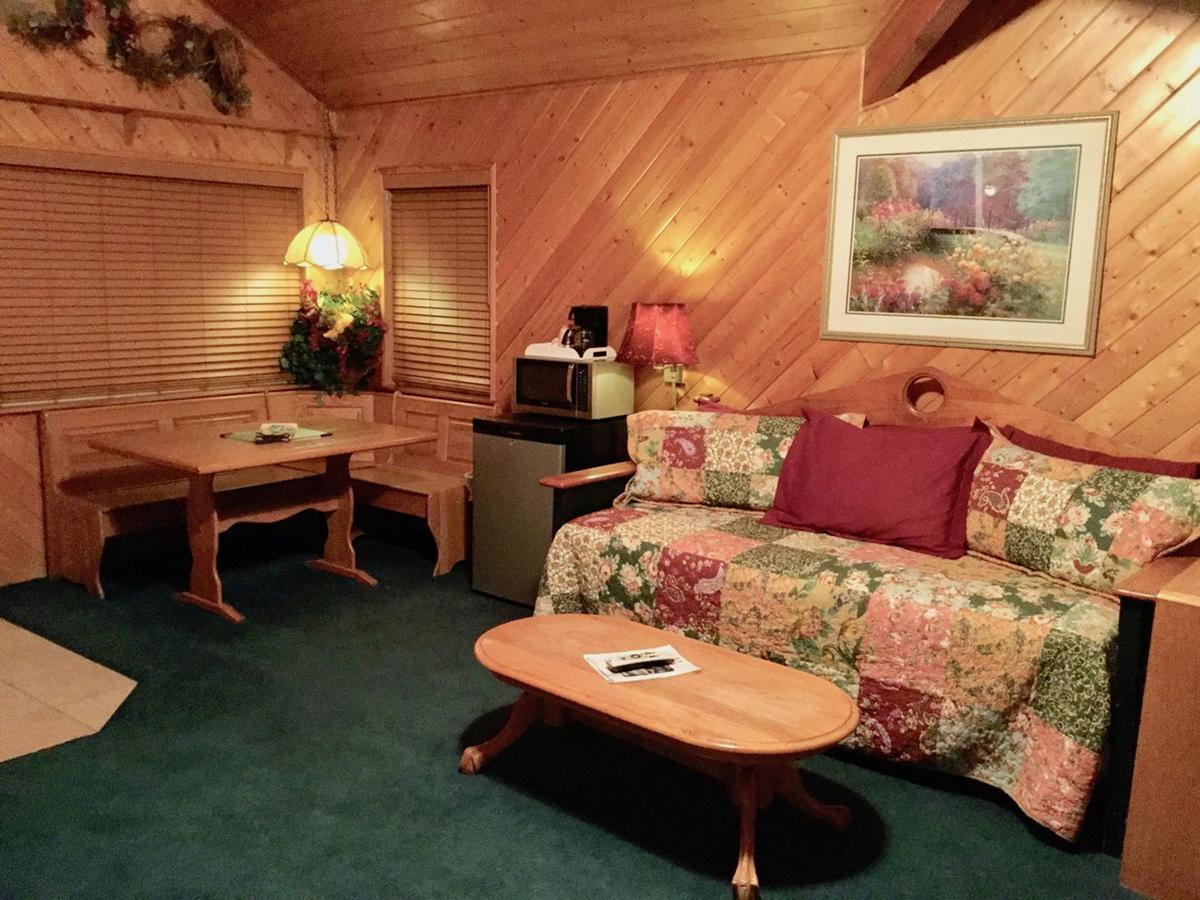 Giant Oaks Lodge *
