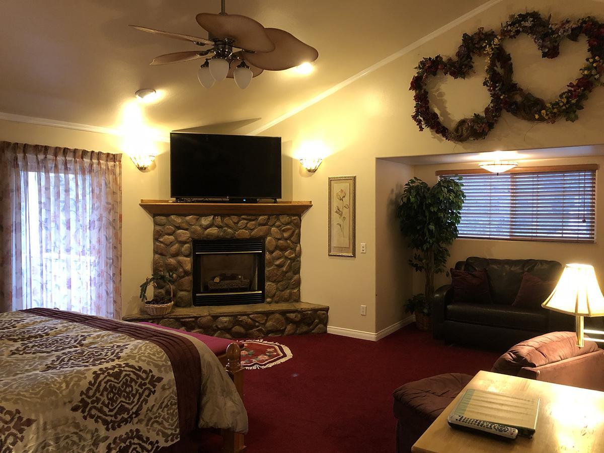 Giant Oaks Lodge Running Springs