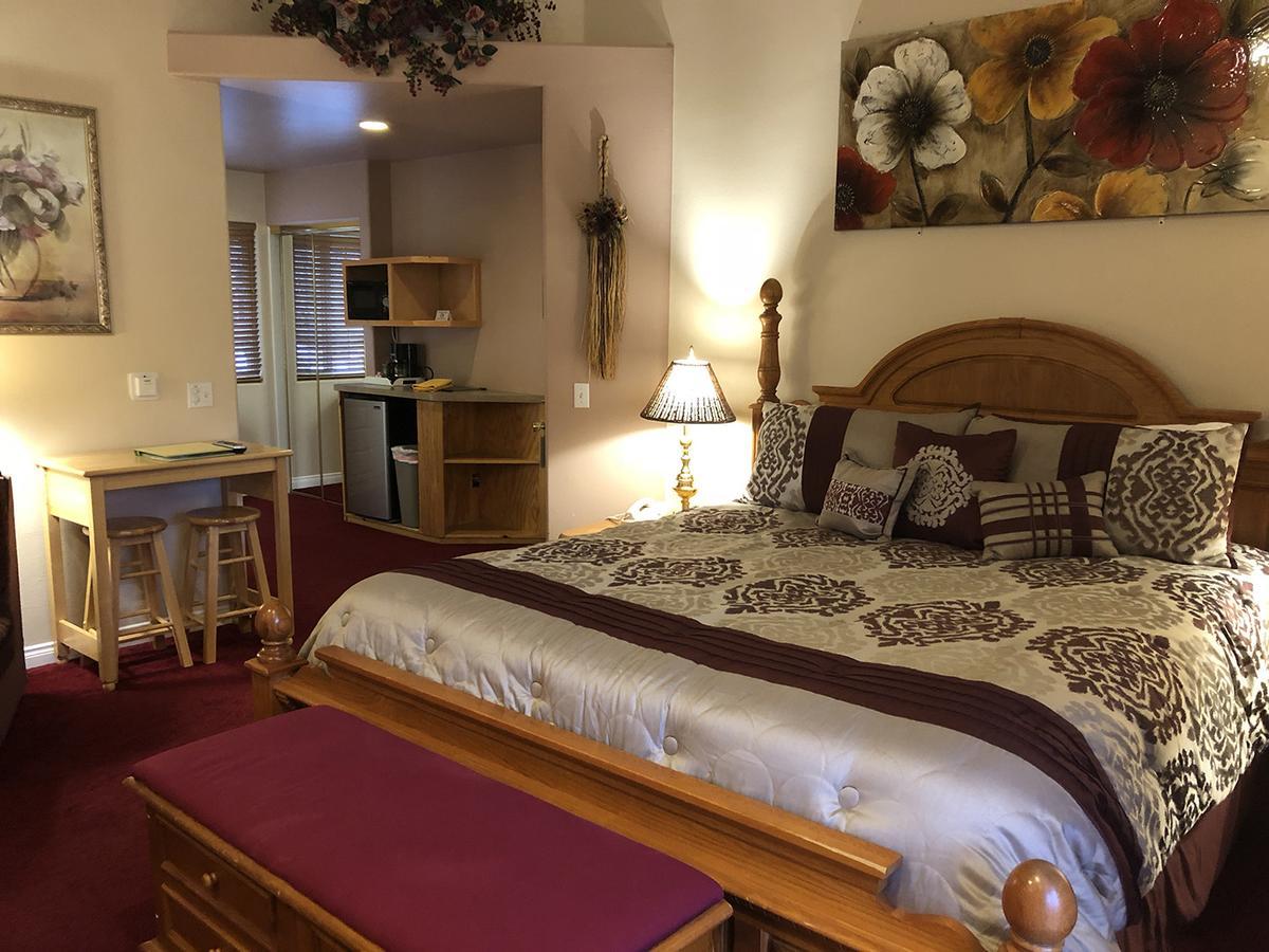 Giant Oaks Lodge Running Springs